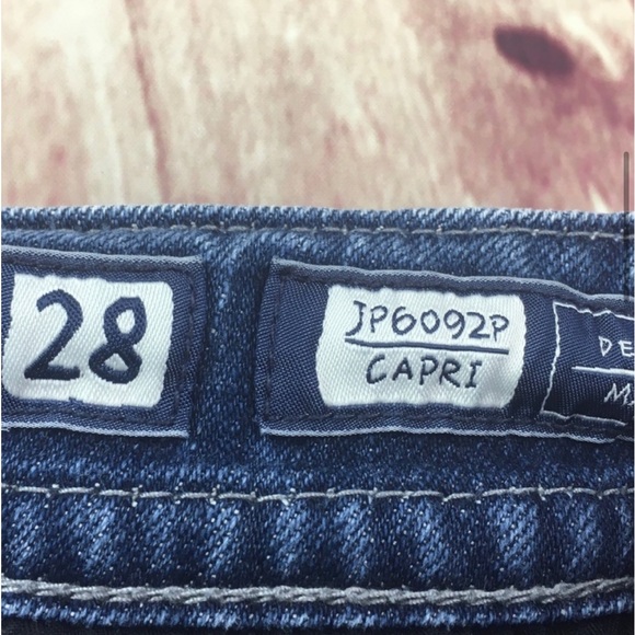 Miss Me JP6092P Denim Capri
Size 28 - Picture 6 of 13